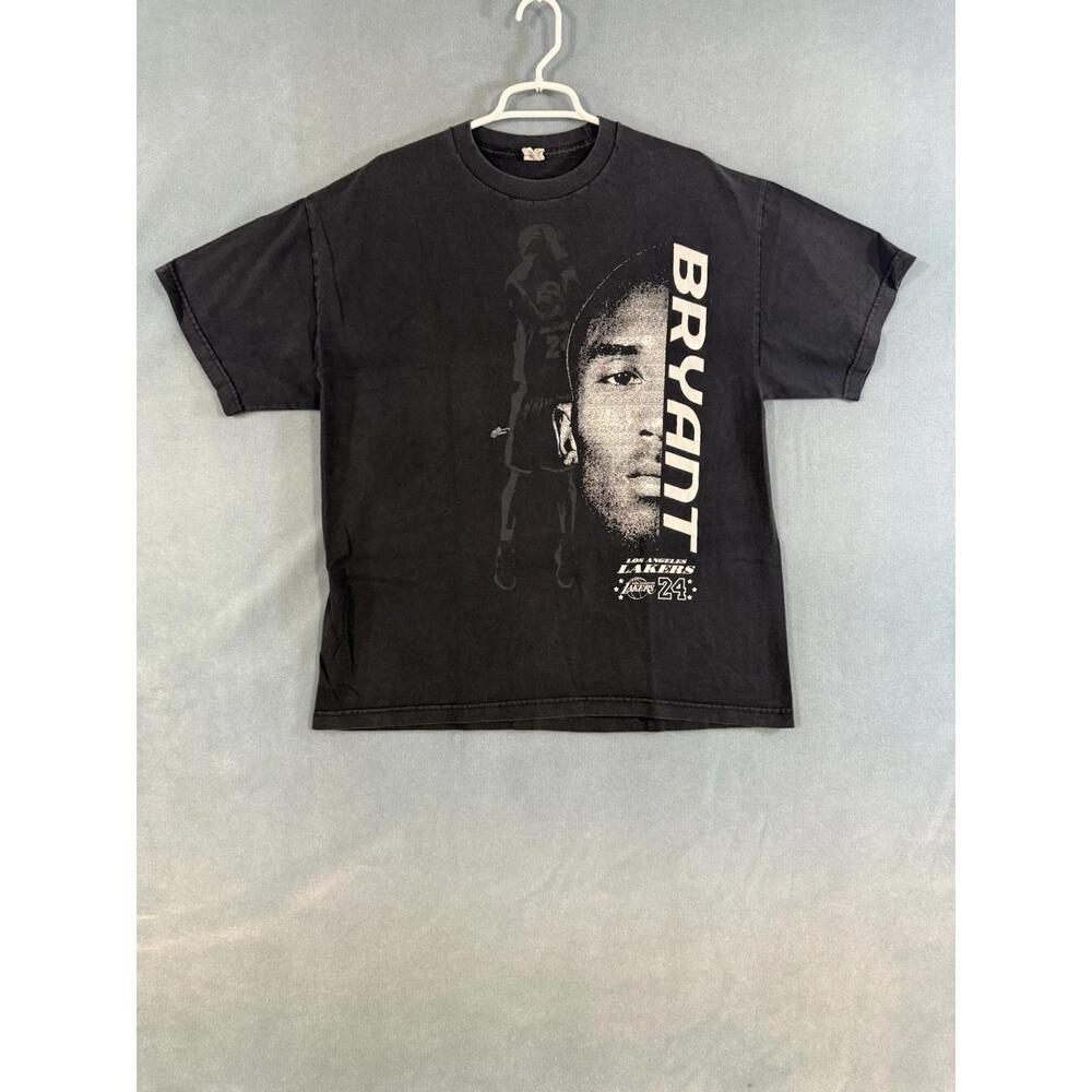 Kobe Bryant La Lakers Black Short Sleeve Graphic T-Shirt Number 24